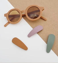 Load image into Gallery viewer, Kids sunglasses