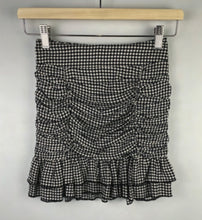 Load image into Gallery viewer, Houndstooth Skirt / Ruffle skirt
