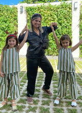 Load image into Gallery viewer, VERTICAL STRIPE CULOTTES W/ POCKETS AND BOTTON
